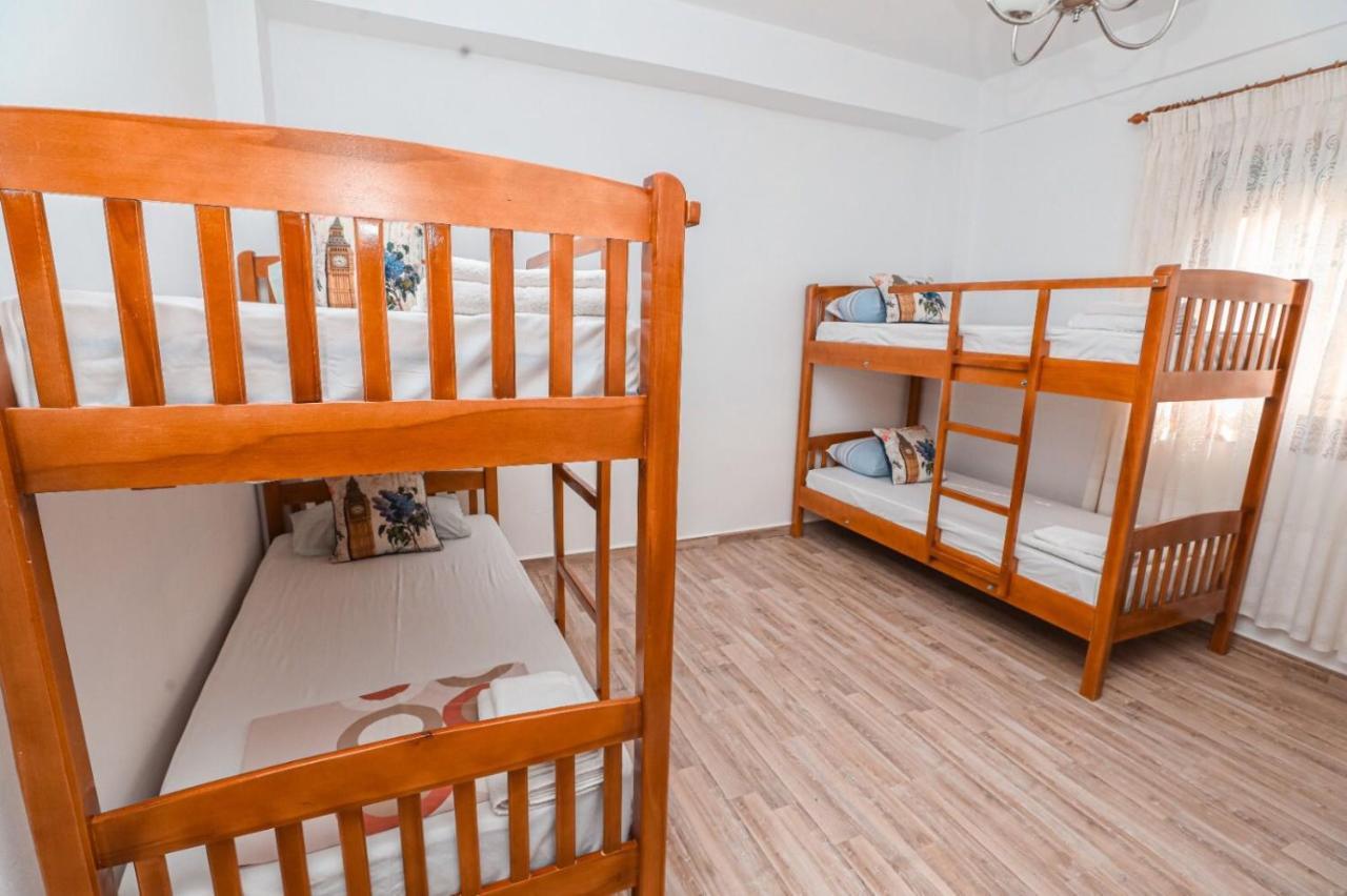 Nana Hostel Vlore Exterior photo