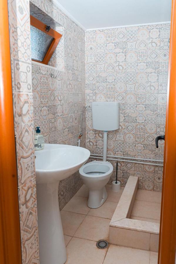 Nana Hostel Vlore Exterior photo